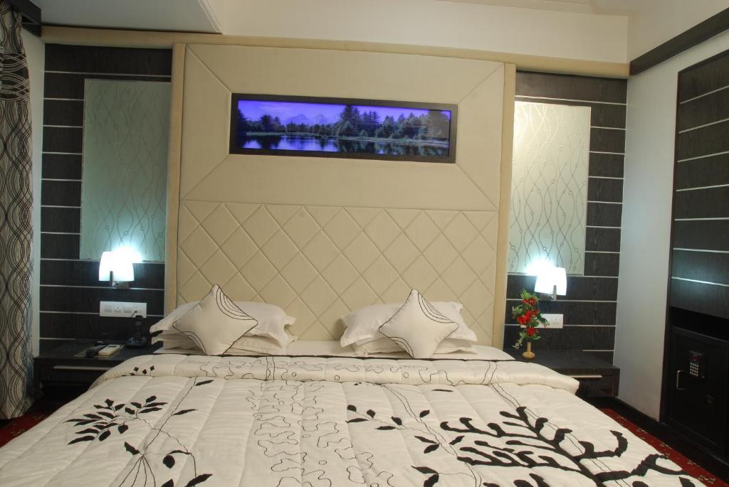 Hotel Aditi By Wb Economy, Vadodara Room photo